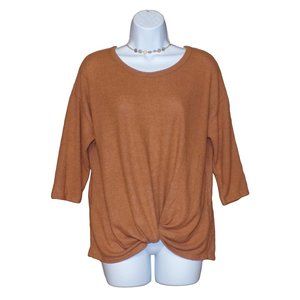 NWOT Gyft Twist Front Top